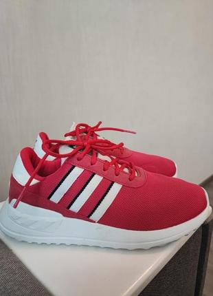 Кроссовки/adidas/красно-белые/35 размер