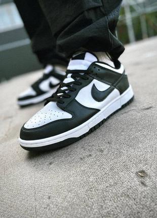 Nike sb dunk low panda