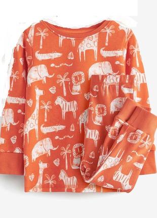 Оранжевая пижама с изображением животных