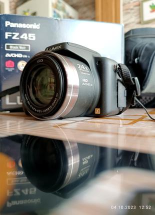 Продам цифрову фотокамеру Panasonic Lumix FZ-45