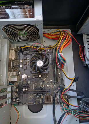 Комп'ютер (майже новий), 2 ядра (3,5 ГГц) Socket AM4, 4GB пам'яті