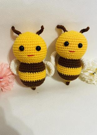 Вязаная игрушка пчела пчелка