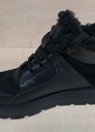 Мега стильні жіночі зимові утепленні черевички-кросівки чорного к