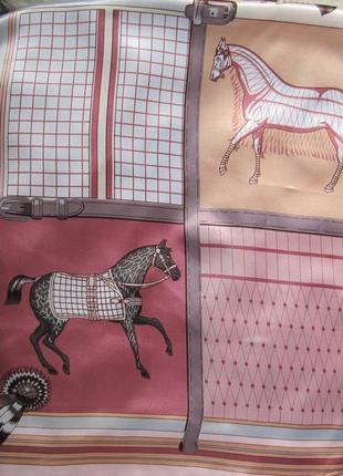 Стильный элегантный платок с принтом лошадь