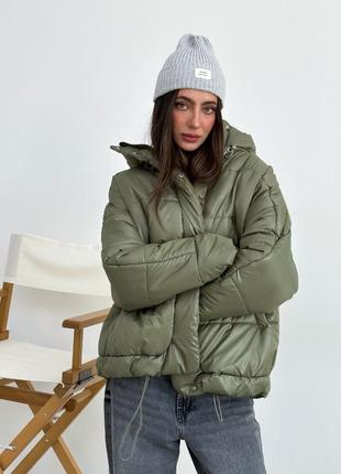 Теплая зимняя куртка с капюшоном на силиконе 250, объемная кур...