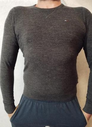 Базовый мужской свитер фирмы Tommy hilfiger,