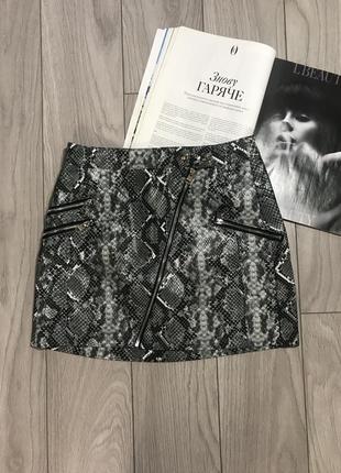 Спідниця міні від bershka p.m