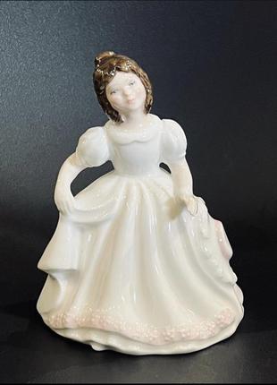 Фарфоровая статуэтка девушка royal doulton amanda