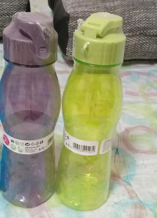 Бутылка пластиковая для воды.