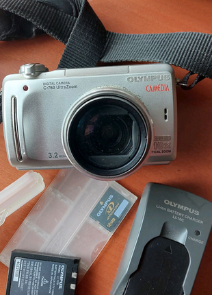 Цифровой фотоаппарат Olympus C-760 UltraZoom