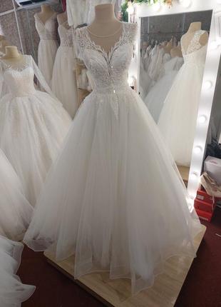 Пишна весільна сукня розпродаж