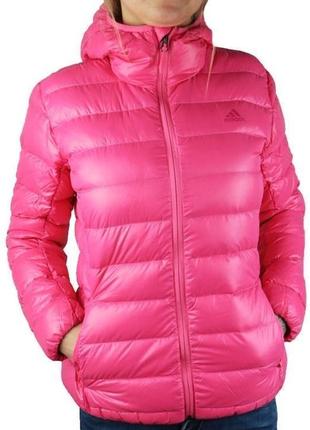Розовая красивая куртка с капюшоном от pull &amp; bear