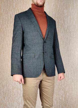 Качественный шерстяной люксовый пиджак  39 р