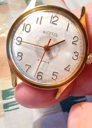 Наручний годинник Схід 18 каменів, позолочені AU10, СРСР