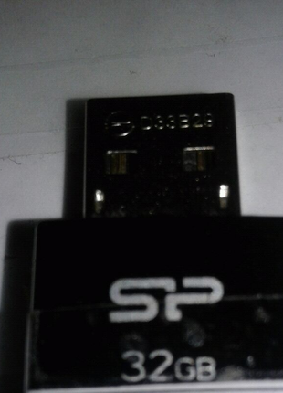 USB Накопитель 32гб б/у в отличном состоянии
