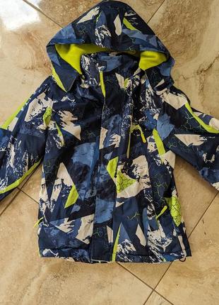 Осенняя куртка на мальчика 6-7 лет