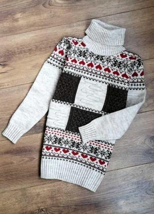 Теплый  свитер красивой вязки с горлом c 35% шерсть