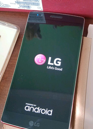 Продаються телефони LG flex 2