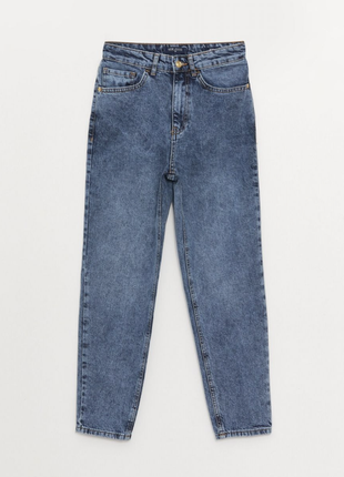 Синие "выцветшие" джинсы мом тренд плотный деним коттон высока...