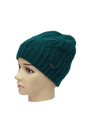 Женская вязаная шапка на флисе арт.16 зеленая