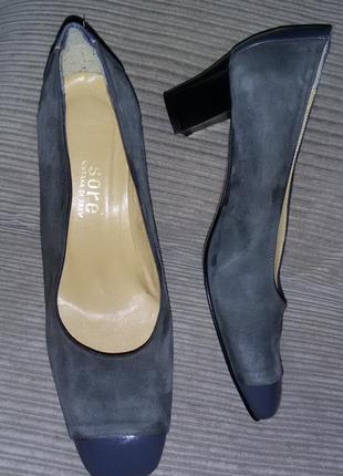 Очень симпатичные замшевые туфли итальянского бренда sore vero...