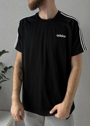 Мужская спортивная футболка адидас черная adidas