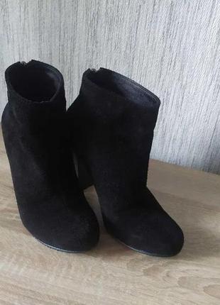 Женские замшевые ботинки полусапожки черные размер 37, каблук 9см