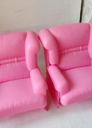 Два крісла меблі для ляльки барбі