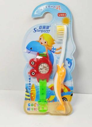 Детская зубная щетка с  игрушкой- браслетом в виде часов