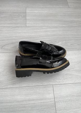 Черные лаковые лоферы туфли miss liberto