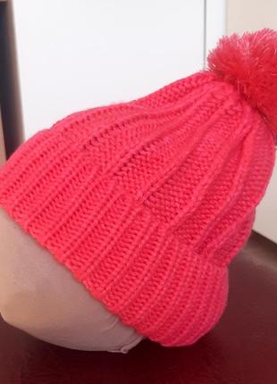Рожева шапка з помпоном