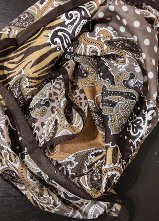 Стильный платок, платочек с принтом турецких огурцов и абстракцие