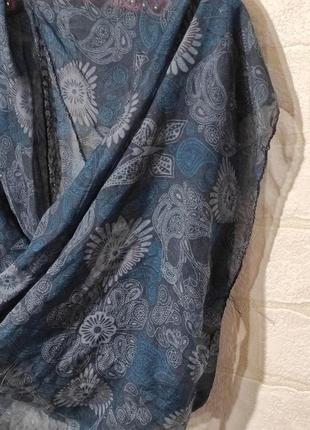 Тематический, стильный шарф платок, платочек.
размер 165х162
