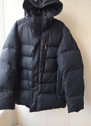 Зимняя куртка пуховик черна р 54 очень теплая.
