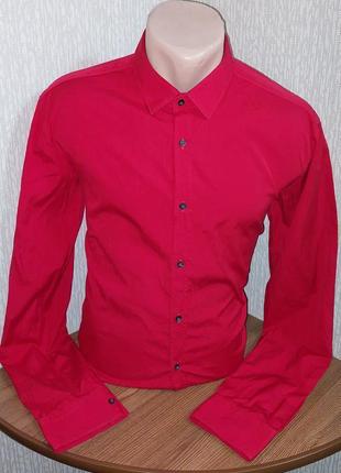 Шикарна сорочка червоного кольору hugo boss slim fit made in m...