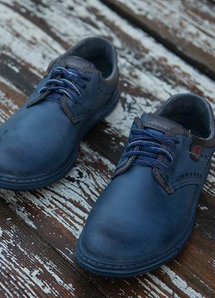 Польське чоловіче взуття синього кольору