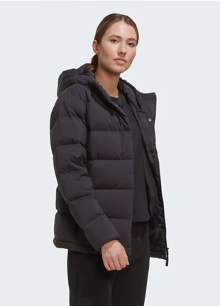 Женская куртка пуховик adidas с капюшоном helionic hn5641