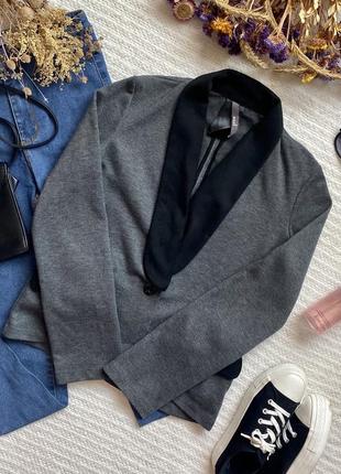 Классический серый пиджак с чёрным воротником,класичний сірий ...