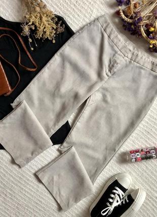 Классические укорочённые брюки бежевого цвета в подарок