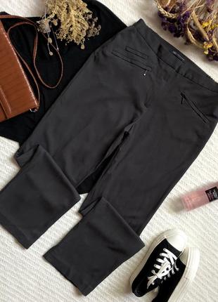 Классические прямые брюки тёмно-серого цвета