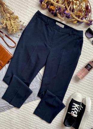 Класичні завужені брюки з кантами темно-синього кольору,класич...