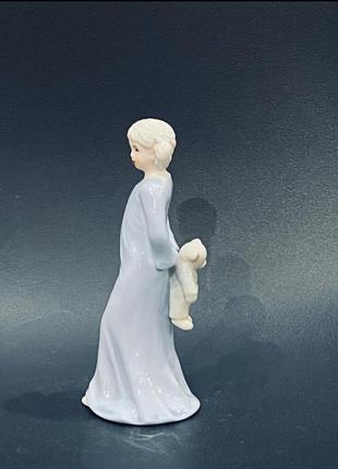 Фарфоровая статуэтка девочка с мишкой sbl regal house collection