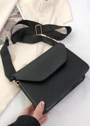Женская сумка кроссбоди на широком ремешке 5809 черная