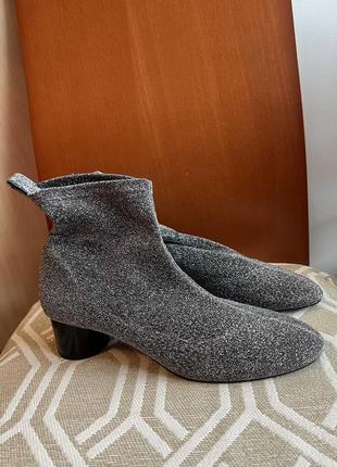 Zara ботиночки удобные, яркие, серебряные, текстильные