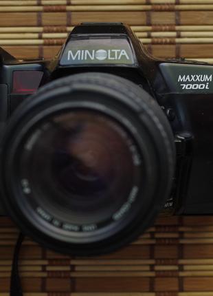 Фотоапарат MINOLTA 7000i maxxum + sigma zoom 70-210 mm + бленд...