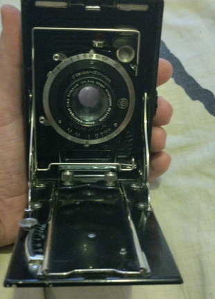 Фотоапарат раритет понад 100 років!