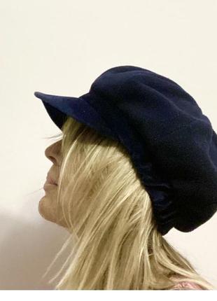 Стильная женская бархатная кепка (италия) в отличном состоянии.