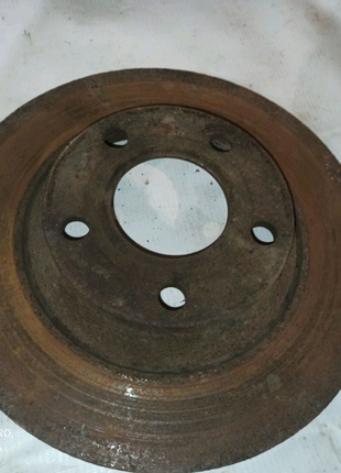 Тормозной диск передний левый Ауди А4 б5 1999