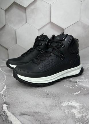 Мужские ботинки эcco
модель: e18 черно-белые

верх выполнен из...