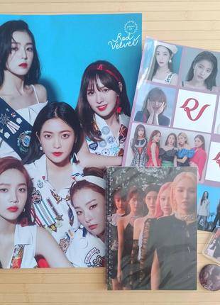 Набір Red Velvet постер + стікерпак + скетчбук + значок + брелок